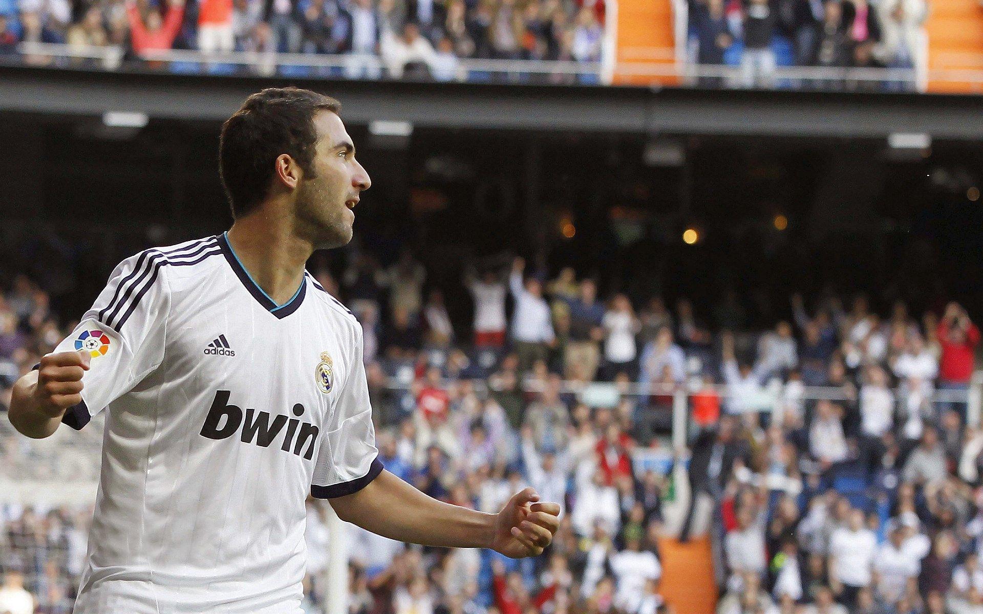 比利亚雷亚尔敲定门将特纳斯,西班牙国门今晚抵达接受体检